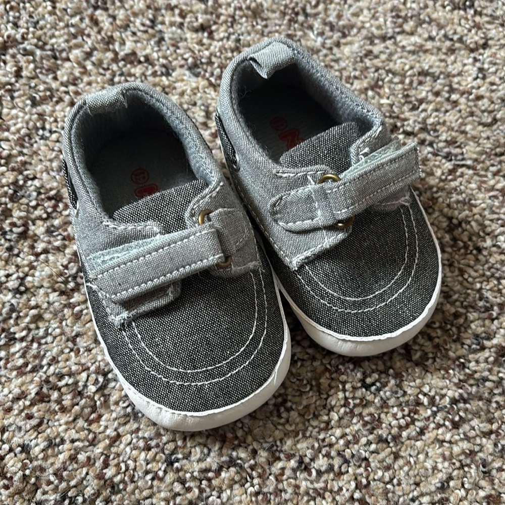 Grey Nuby 6-12 M Baby Shoes. Worn once or twice!